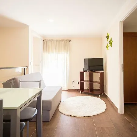 Casal Riquezo T2-1.o- Serra Da Pescaria - *